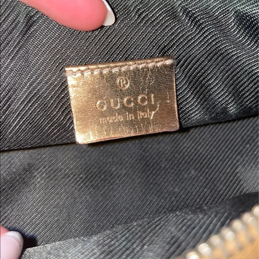 GG Signature Metallic Cosmetic Bag - Picture 3 of 4